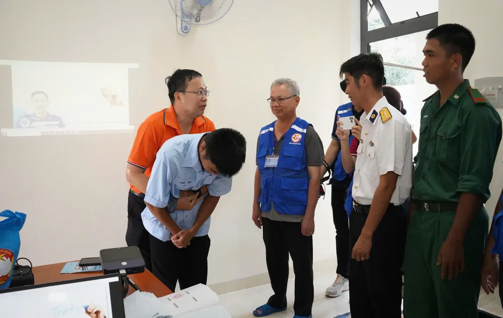 TP.HCM gửi gắm tình cảm đến chiến sĩ, nhân nhân biển đảo Tây Nam