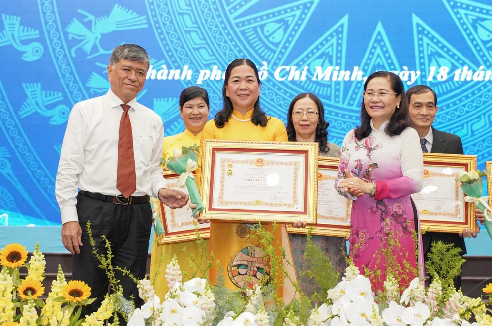 TP.HCM vinh danh 14 nhà giáo ưu tú và 50 nhà giáo tiêu biểu đạt Giải thưởng Võ Trường Toản 2024