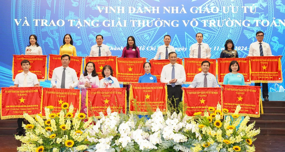 TP.HCM vinh danh 14 nhà giáo ưu tú và 50 nhà giáo tiêu biểu đạt Giải thưởng Võ Trường Toản 2024