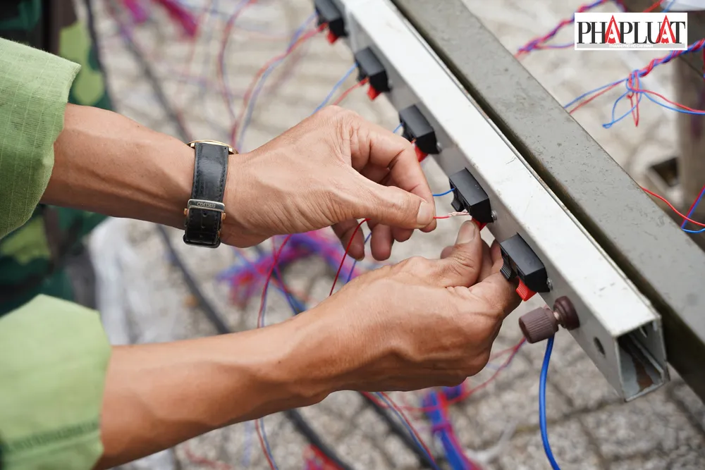 Trận địa pháo hoa tầm cao TP.HCM sẵn sàng khai hỏa vào tối 31-12