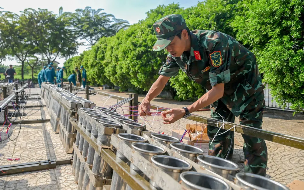 Trận địa pháo hoa tầm cao tại TP.HCM sẵn sàn khai hỏa chào đón năm mới Ất Tỵ 2025