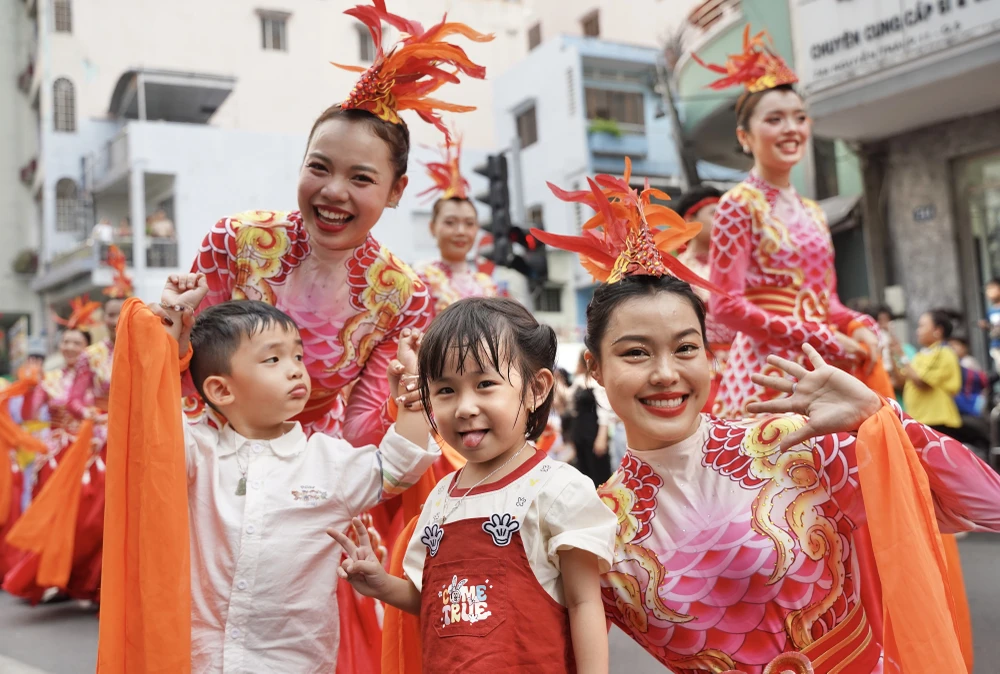 TP.HCM: Khoảng 1.500 diễn viên tham gia Lễ diễu hành Tết Nguyên Tiêu