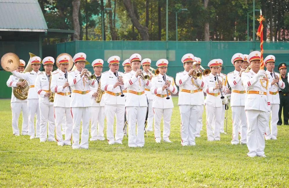 Cán bộ, chiến sĩ khối cơ quan Quân khu 7 ra quân huấn luyện năm 2025