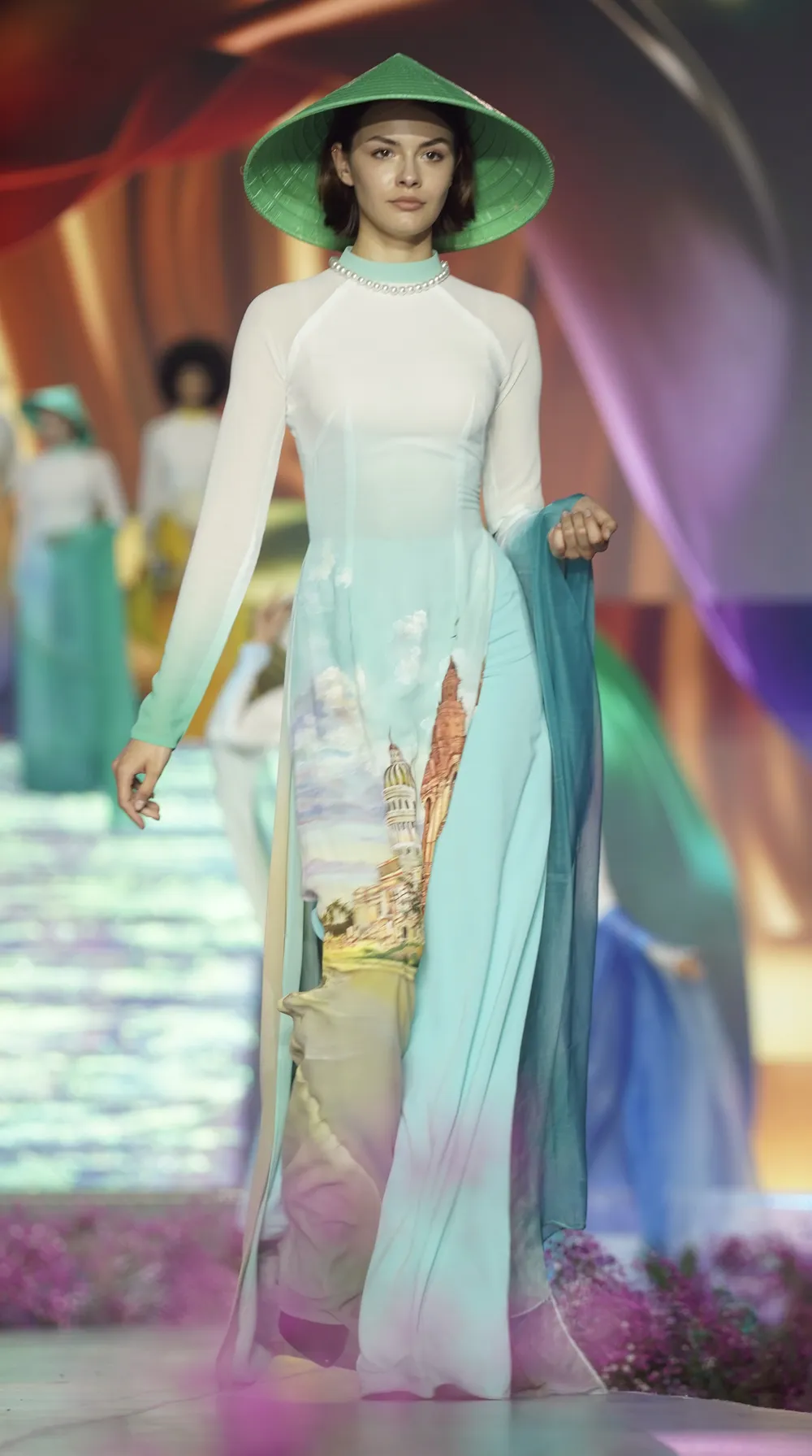 Hàng trăm bộ Áo dài được trình diễn tại Lễ hội Áo dài TP.HCM lần thứ 11