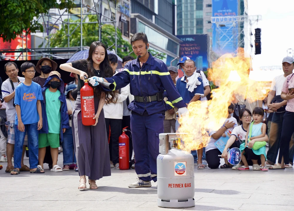 Công an Nhân dân (5).JPG