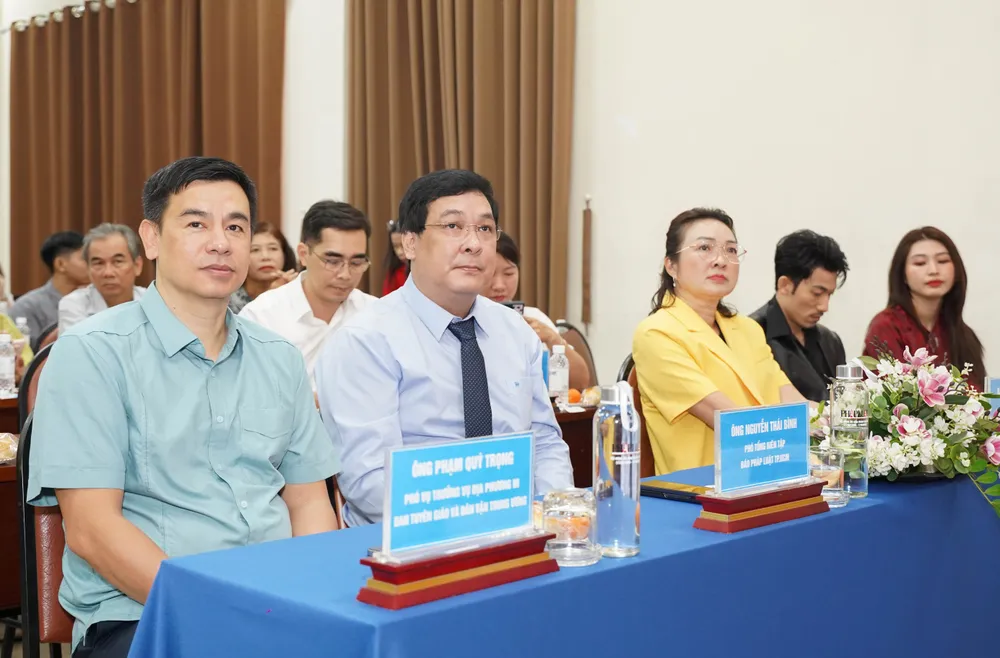 TP.HCM -SẮC MÀU MỚI MÙA 2 - THUẬN VĂN (6).jpg