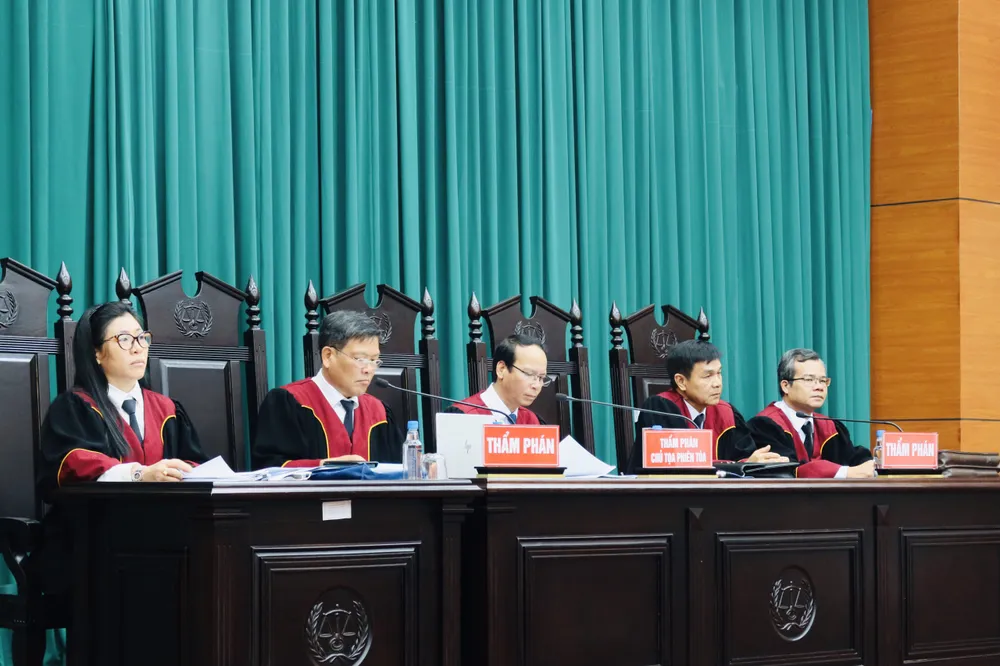 Phiên xử do thẩm phán Võ Văn Khoa làm chủ tọa, dự kiến kéo dài đến 19-5. Ảnh: TRẦN MINH Phiên xử do thẩm phán Võ Văn Khoa làm chủ tọa, dự kiến kéo dài đến 19-5. Ảnh: TRẦN MINH