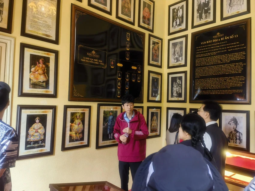 hướng dẫn viên Hàn Quốc