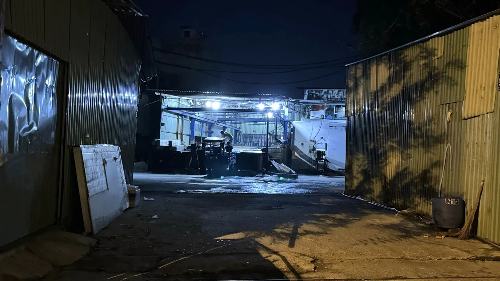 cơ sở sản xuất nước đá trong khu dân cư gây tiếng ồn.jpg