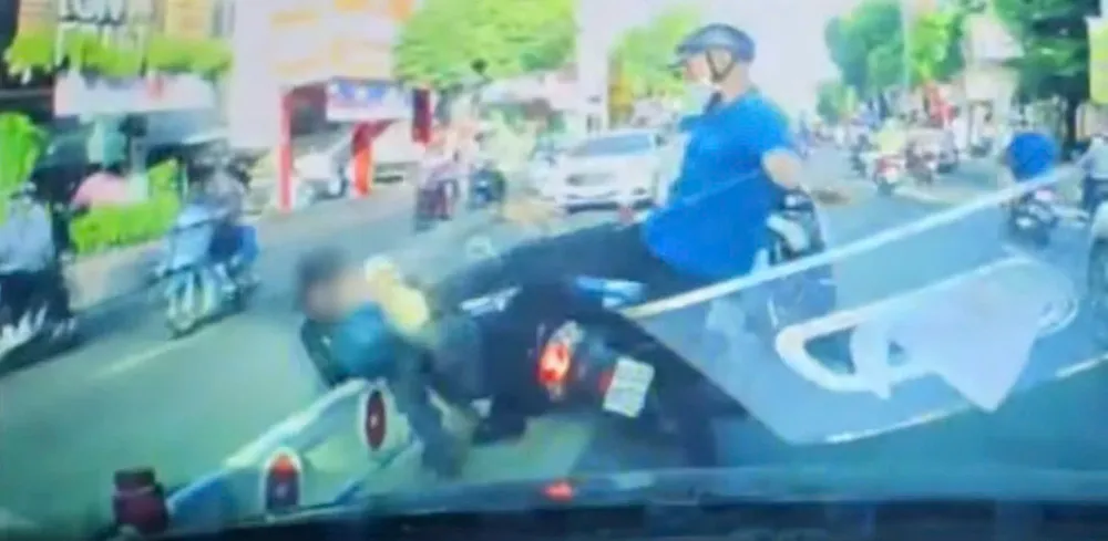 đánh người sau va quẹt giao thông