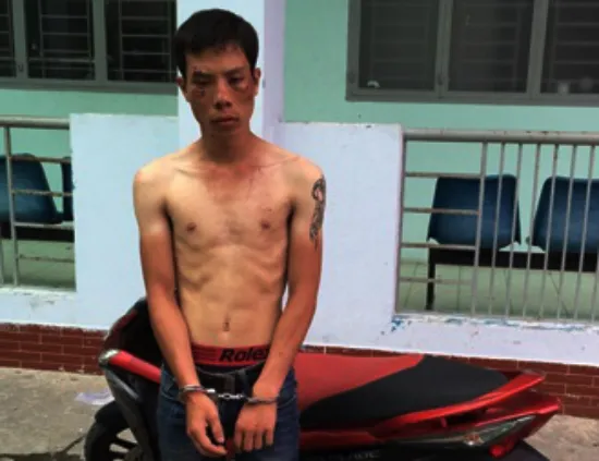 Trộm xe máy, bán lấy tiền chơi game ảnh 1