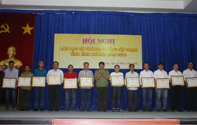 ‘Hiệp sĩ’ Bình Dương bắt giữ gần 300 nghi can phạm tội ảnh 2 ‘Hiệp sĩ’ Bình Dương bắt giữ gần 300 nghi can phạm tội ảnh 2