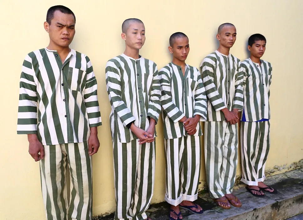 Bắt nhóm ‘con nghiện’ bán ma túy cho 'con nghiện' ảnh 1