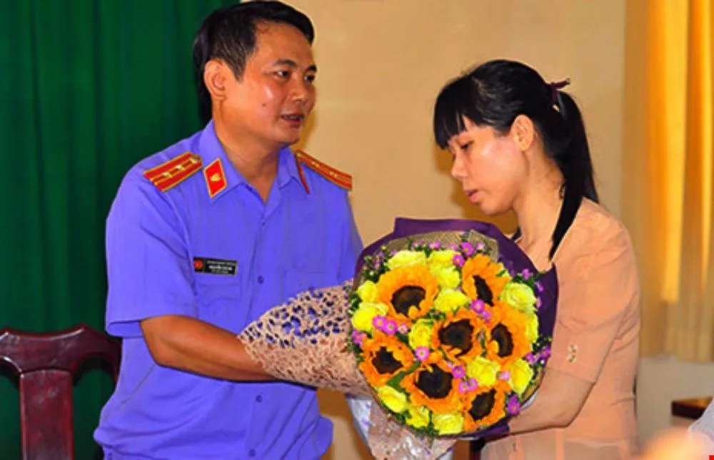 VKSND huyện Nhơn Trạch tổ chức xin lỗi công khai đối với bà Ngọc.