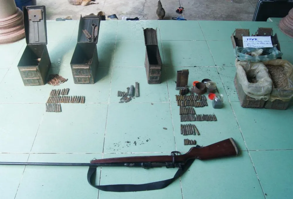 phát hiện kho vũ khí trong nhà dân