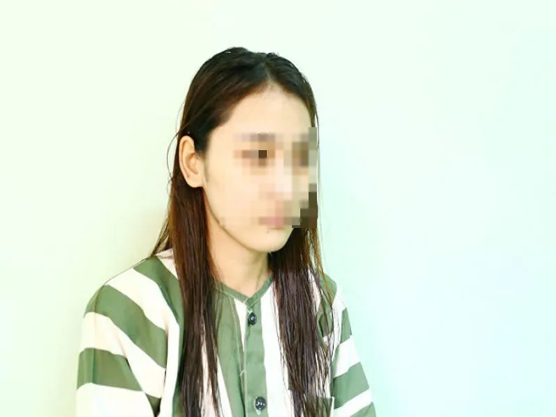 'Hot girl' bị tạm giữ vì chống người thi hành công vụ ảnh 1 'Hot girl' bị tạm giữ vì chống người thi hành công vụ ảnh 1