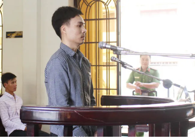 Kẻ đi tù, người tàn tật vì một phụ nữ