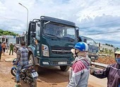 Đồng Nai: 2 vợ chồng bị xe tông chết thảm trên đường đi làm ảnh 2 Học sinh lớp 7 bị tai nạn tử vong trên đường đi học về