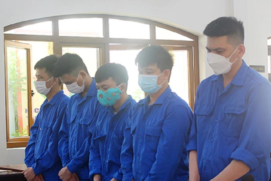 Các bị cáo tại phiên tòa sơ thẩm TAND tỉnh Đồng Nai. Ảnh: AX.