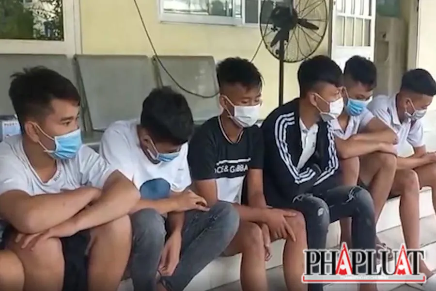 Một số nghi can tham gia vụ hỗn chiến. Ảnh: VH Một số nghi can tham gia vụ hỗn chiến. Ảnh: VH