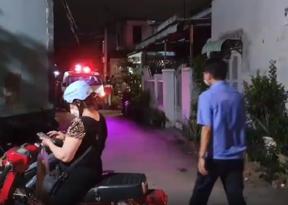 Cơ quan chức năng có mặt tại hiện trường để điều tra nguyên nhân. Ảnh: VH.