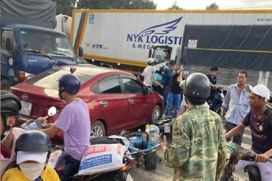 Hiện trường vụ tai nạn giao thông. Ảnh: VH. Hiện trường vụ tai nạn giao thông. Ảnh: VH.