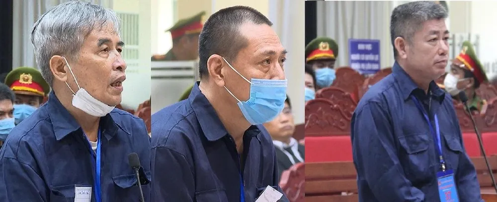 Các bị cáo Phan Thanh Hữu, Đào Ngọc Viễn và Nguyễn Hữu Tứ tại tòa. Ảnh: VH.