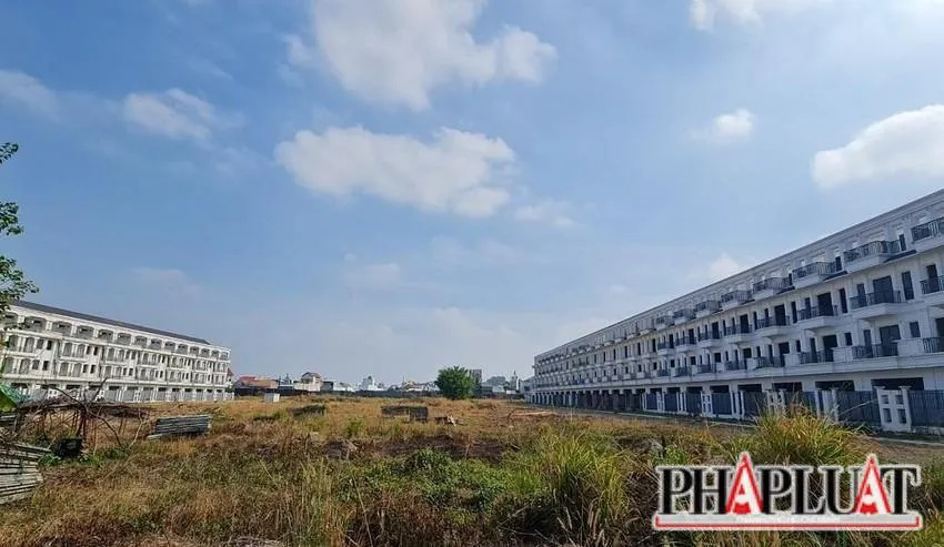 KDC Bình Đa tạm dừng xây dựng từ năm nhiều năm qua. Ảnh: VH.