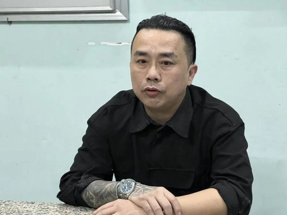 Tuấn tại cơ quan công an. Ảnh: CA.