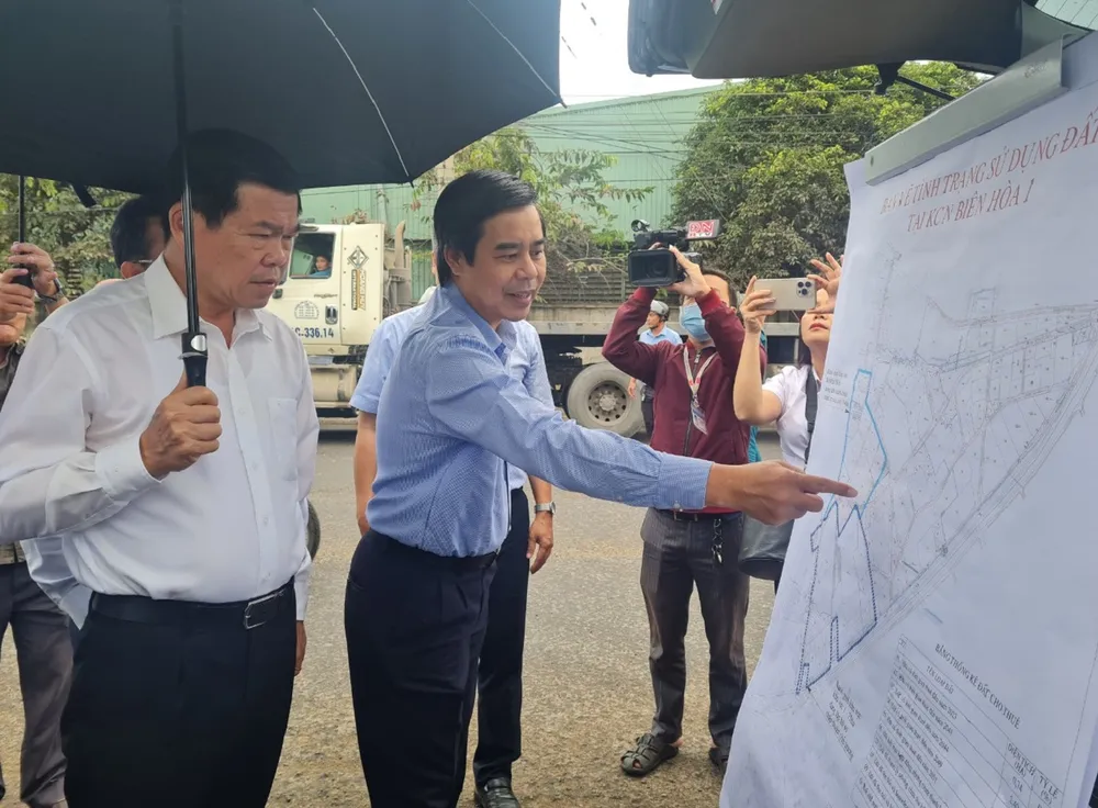 Bí thư Tỉnh ủy Đồng Nai thị sát Khu công nghiệp Biên Hòa 1 ảnh 1