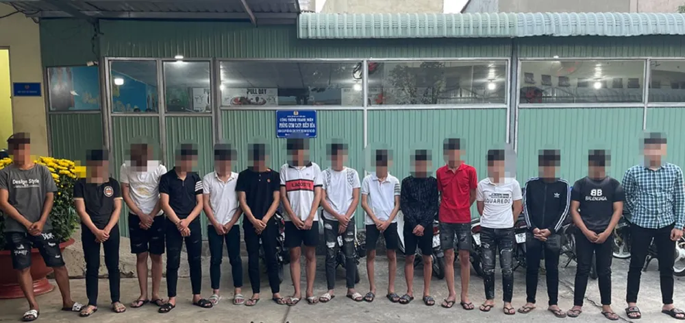 Hai nhóm thanh, thiếu niên bị lực lượng chức năng bắt giữ.