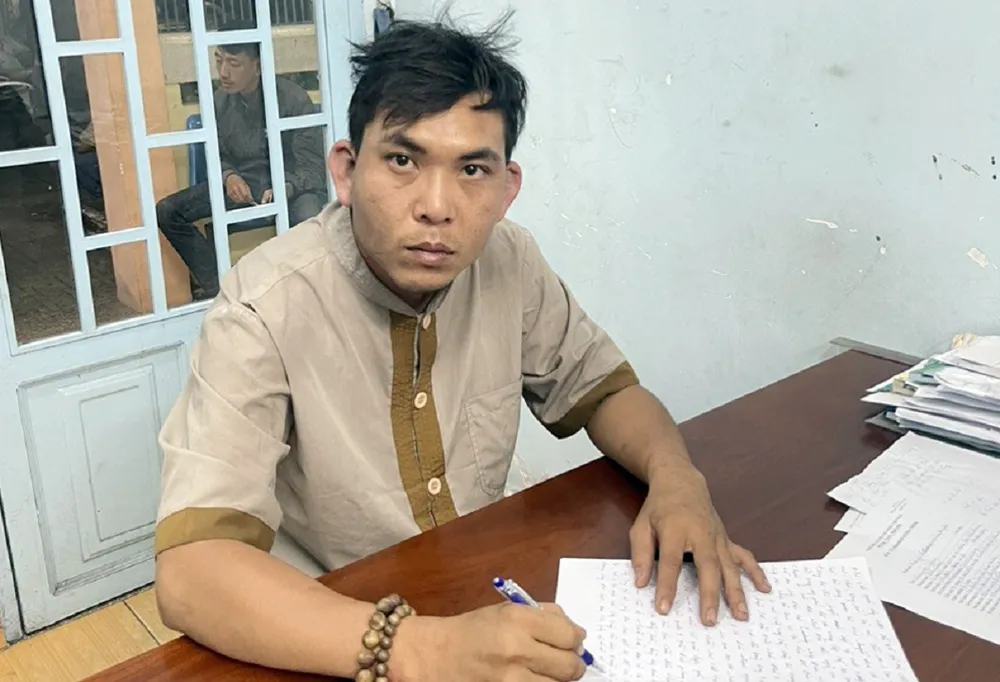 Hung thủ Nguyễn Văn Nghĩa bị bắt giữ. Ảnh: CAĐN.