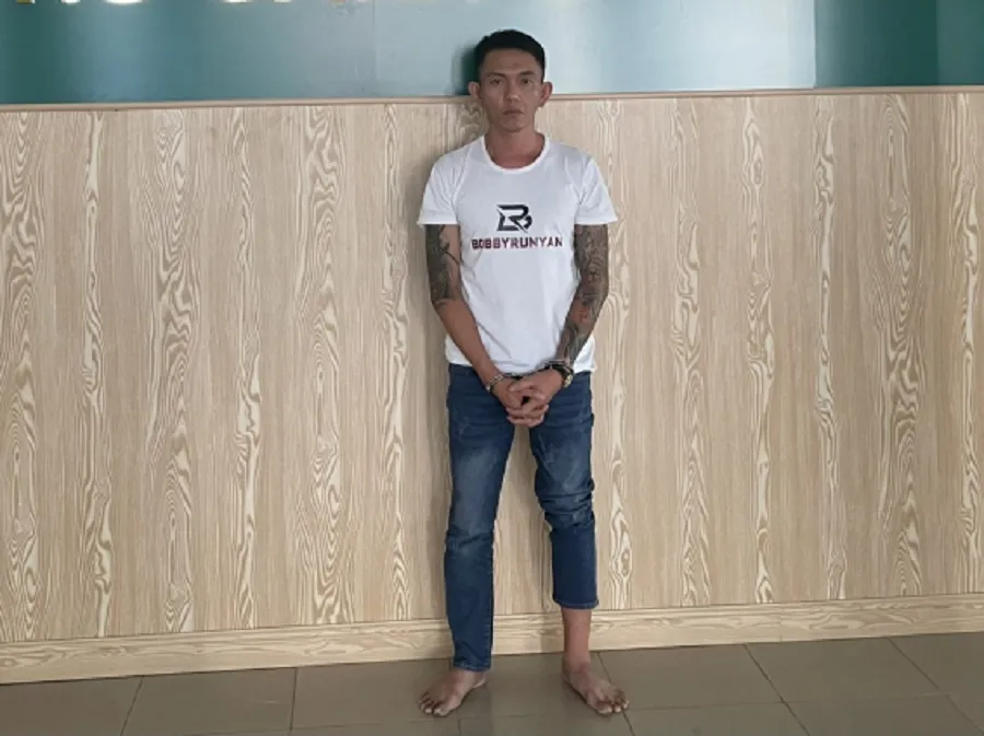 Bị can Bạch Ngọc Minh bị bắt giữ. Ảnh: CAĐN. Bị can Bạch Ngọc Minh bị bắt giữ. Ảnh: CAĐN.