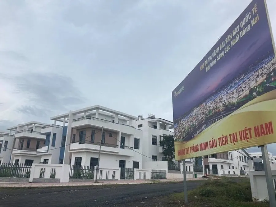 Dự án khu dân cư Tân Thịnh có một thời gian được chủ đầu tư quảng cáo rầm rộ và cho rằng là "Khu đô thị thông minh đầu tiên tại Việt Nam". Dự án khu dân cư Tân Thịnh có một thời gian được chủ đầu tư quảng cáo rầm rộ và cho rằng là "Khu đô thị thông minh đầu tiên tại Việt Nam".