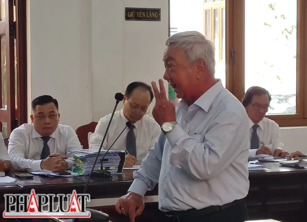 Cựu Giám đốc Sở TN&amp; MT Đồng Nai Lê Viết Hưng tại phiên tòa sơ thẩm. Ảnh: VŨ HỘI