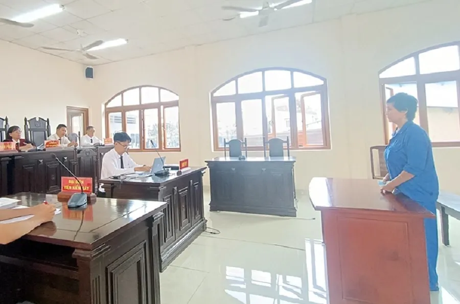Bị cáo Nga tại phiên tòa sơ thẩm. Ảnh: PH giết - em - chồng.jpg