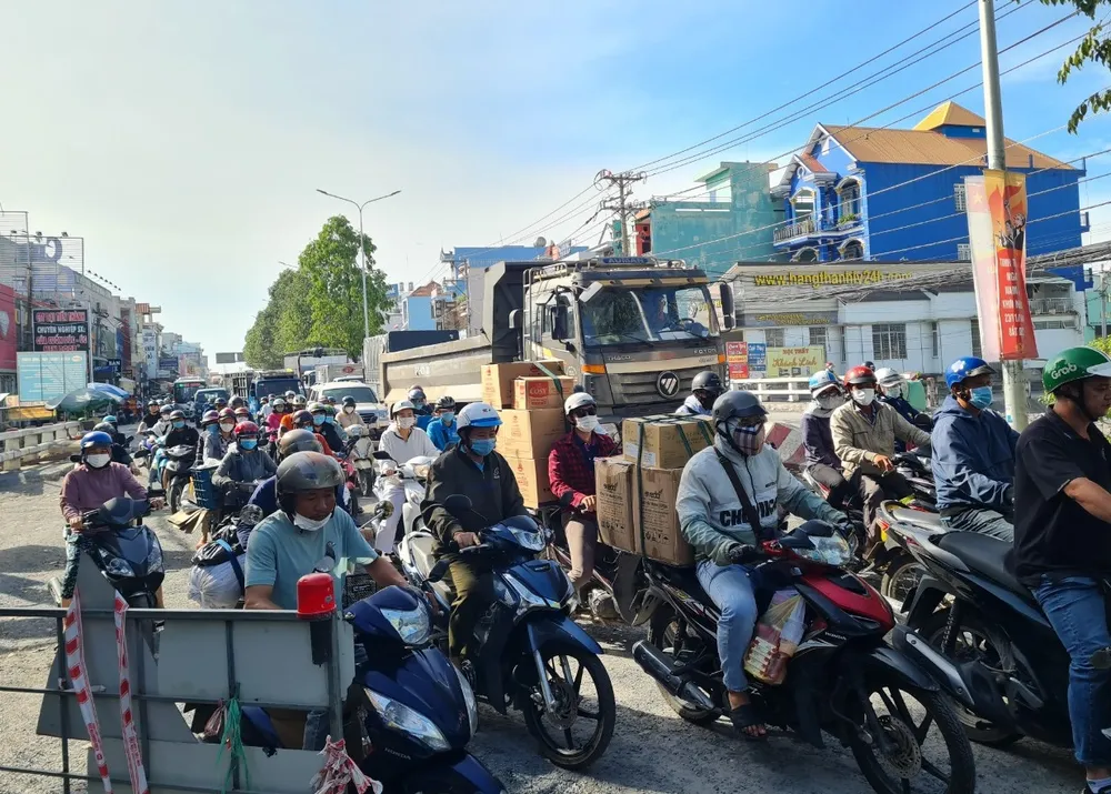 đường Đồng Khởi 14.jpg