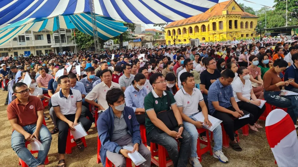 Hơn 700 người đăng ký bốc thăm mua nhà ở xã hội