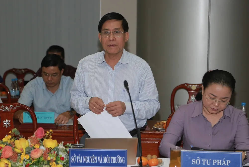 Luật đất đai.jpg