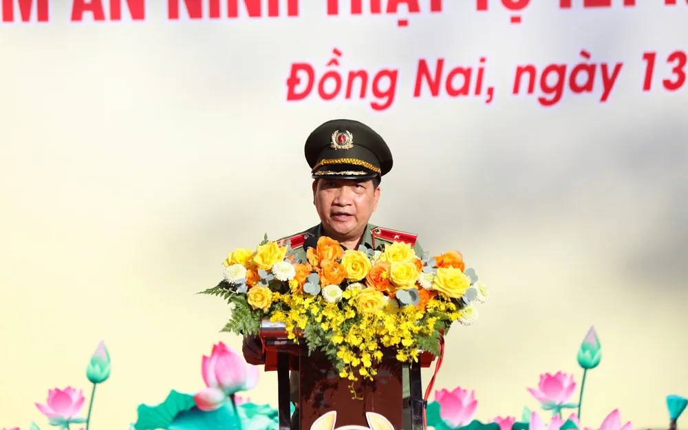 Thiếu tướng Nguyễn Sỹ Quang phát lệnh ra quân trấn áp tội phạm