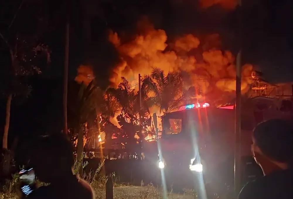 cháy dữ dội...jpg