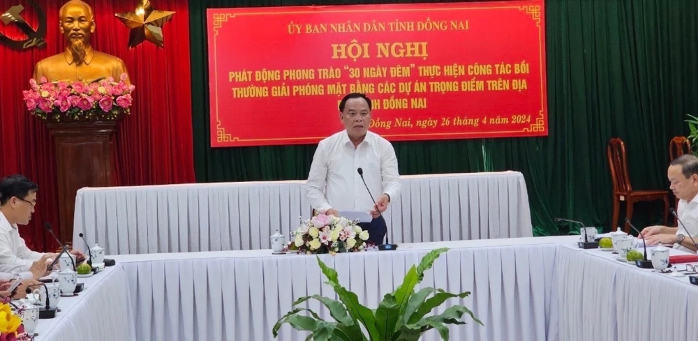 Quyền Chủ tịch UBND tỉnh Đồng Nai Võ Tấn Đức phát biểu chỉ đạo trong buổi hội nghị. Ảnh: VH. Đồng Nai.jpg
