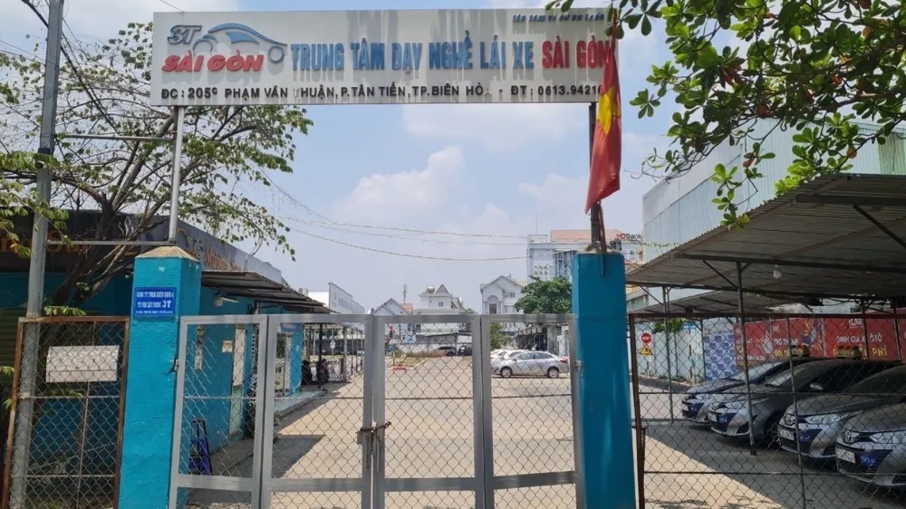 Trung tâm Dạy nghề lái xe Sài Gòn. dạy nghề lái xe.jpg