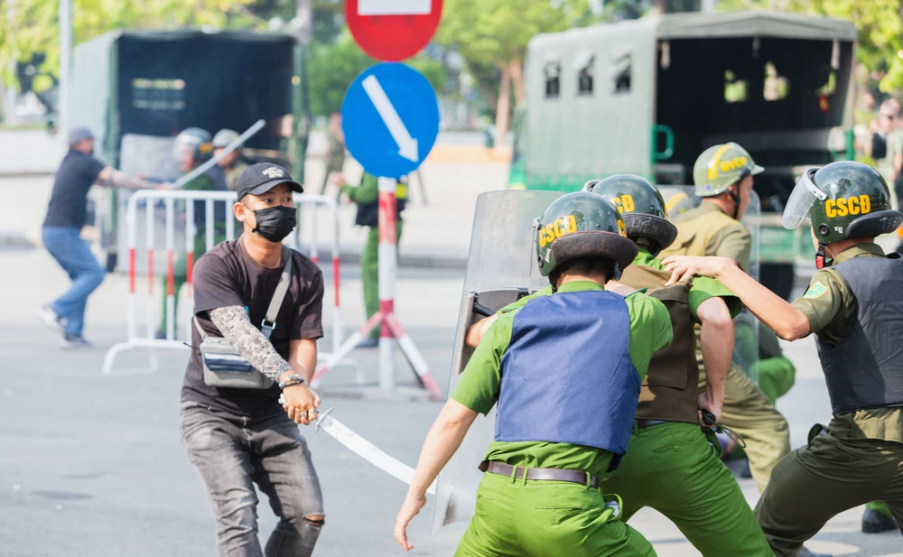 Tổ bảo vệ an ninh trật tự...jpg