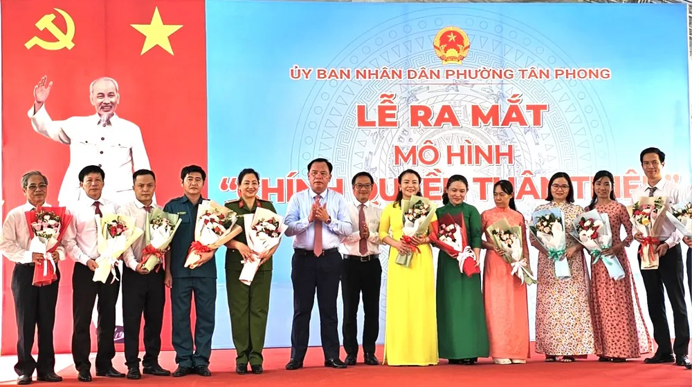 chính quyền thân thiện,.jpg