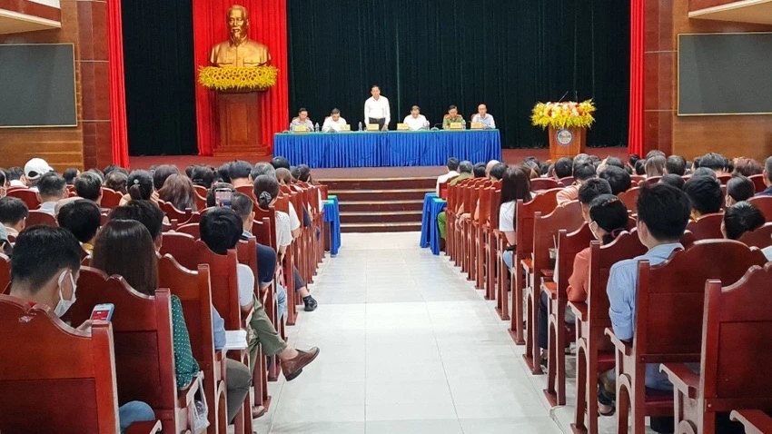 Lãnh đạo UBND tỉnh Đồng Nai tiếp công dân khiếu nại về vụ việc liên quan đến đất đai. Ảnh: vH. tiếp công dân.jpeg
