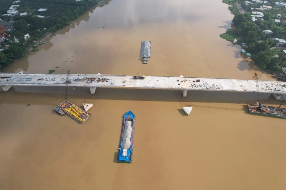 cầu bạch đằng 18.jpg