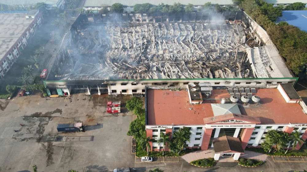 cháy công ty 8.jpg