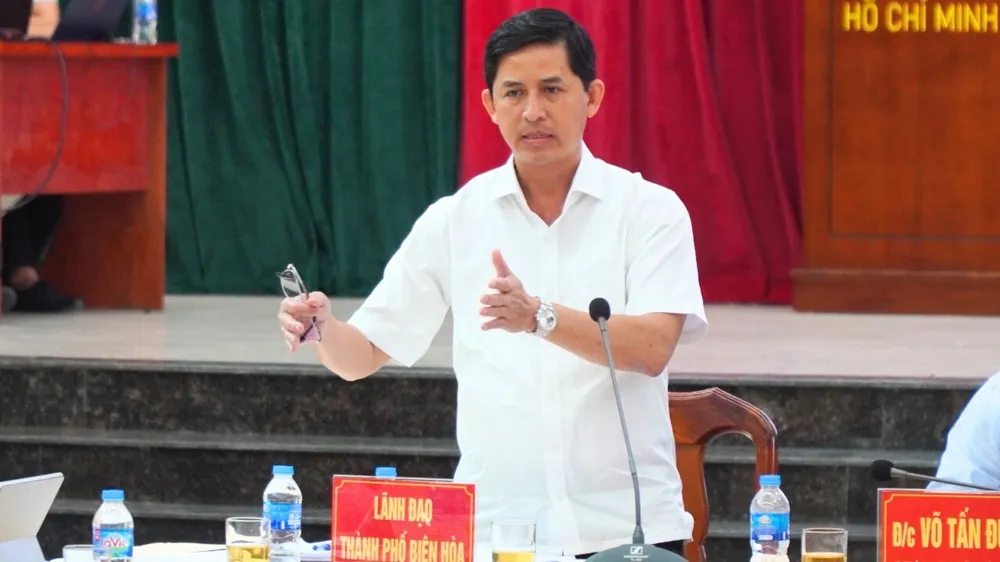 Đại diện lãnh đạo UBND TP Biên Hòa phát biểu tại cuộc họp. Ảnh: VŨ HỘI dự án cao tốc..jpg