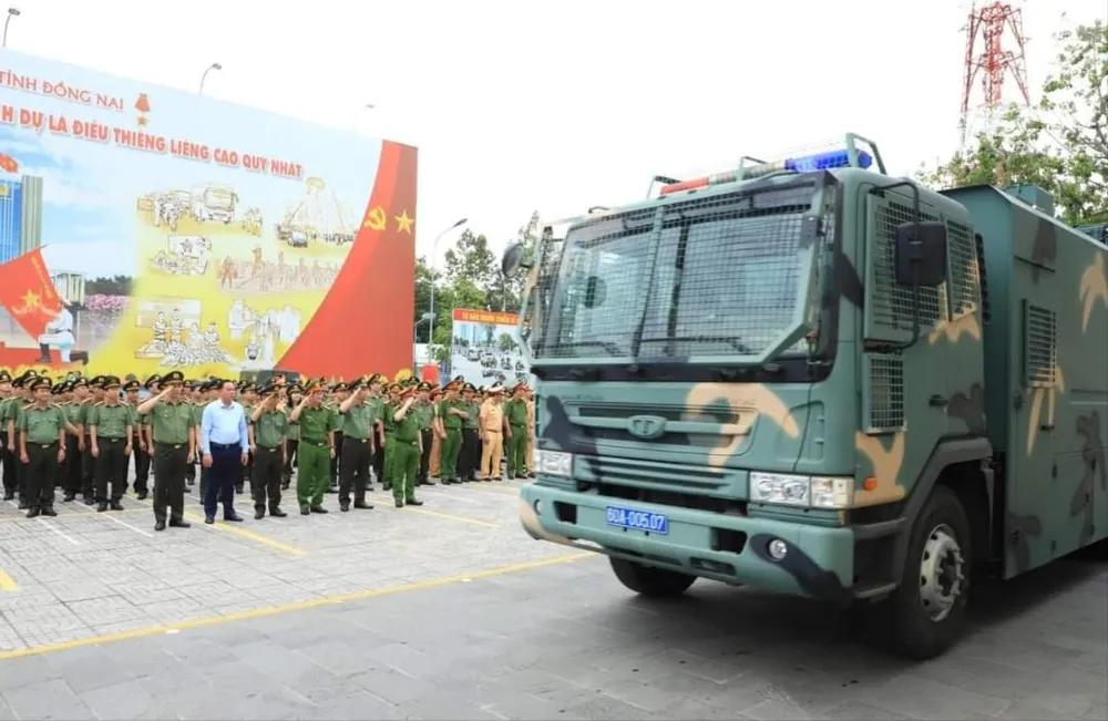 Công an tỉnh Đồng Nai thực hiện lễ ra quân tấn công trấn áp tội phạm. Ảnh: Công an Đồng Nai. Trấn áp tội phạm .jpg